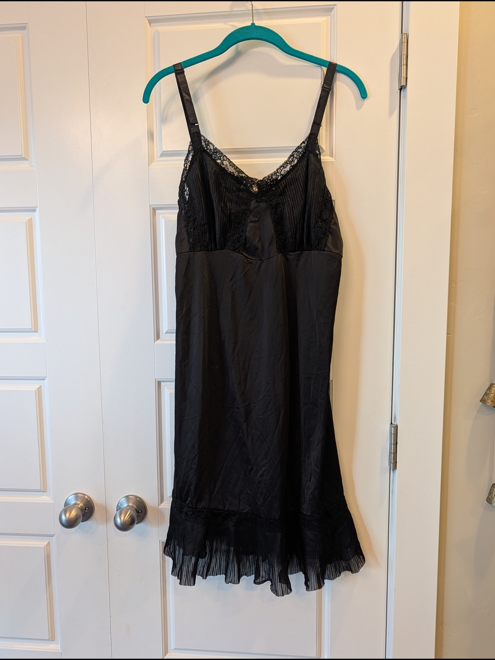 Vintage 50s Chic Lingerie Co Black Lace Pleated Ruffle Full Slip Dress Size 38 M